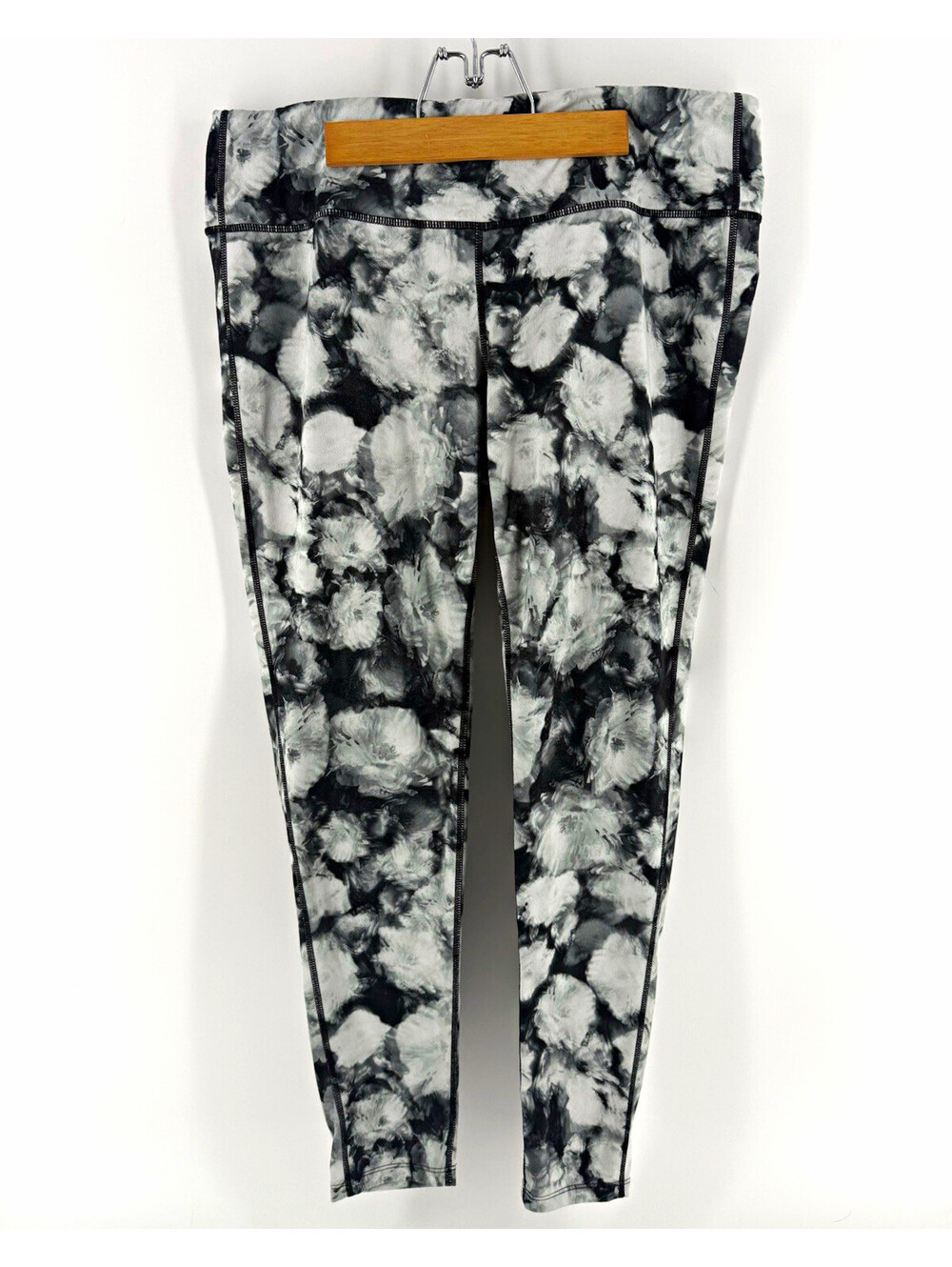 Athleta Black Gray Floral High Rise Ankle Leggings Stretch Yoga Women's XL 25.8"